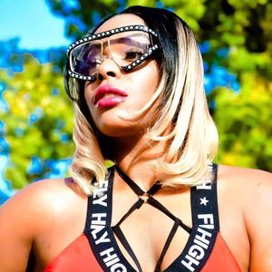 Meet your Posher, Crystal ruby red